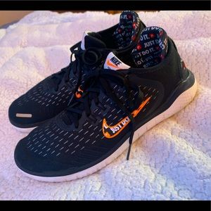 Men’s size 8 Nike Free RN shoes